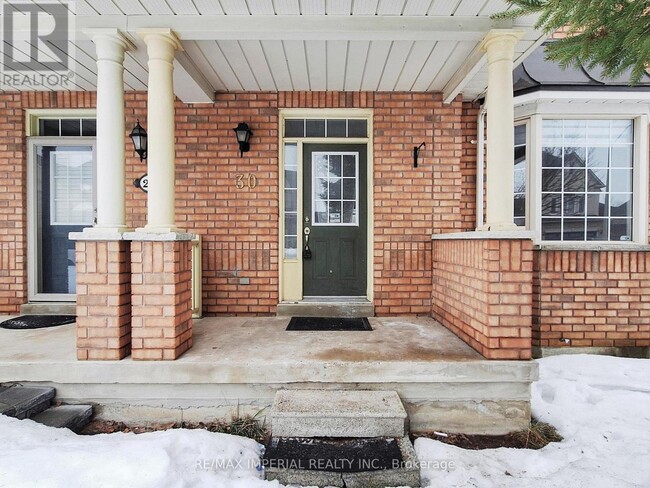 Photo du bâtiment - 30 Catalina Crescent