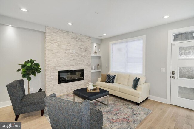 Building Photo - Newly Constructed Fishtown Home