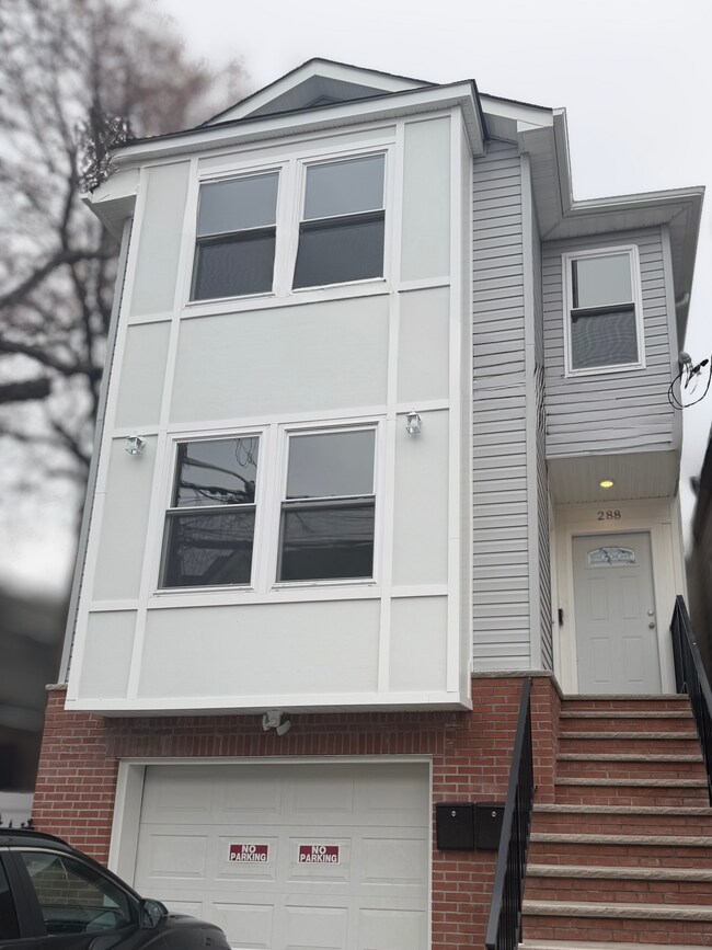 Building Photo - 288 S 7th St