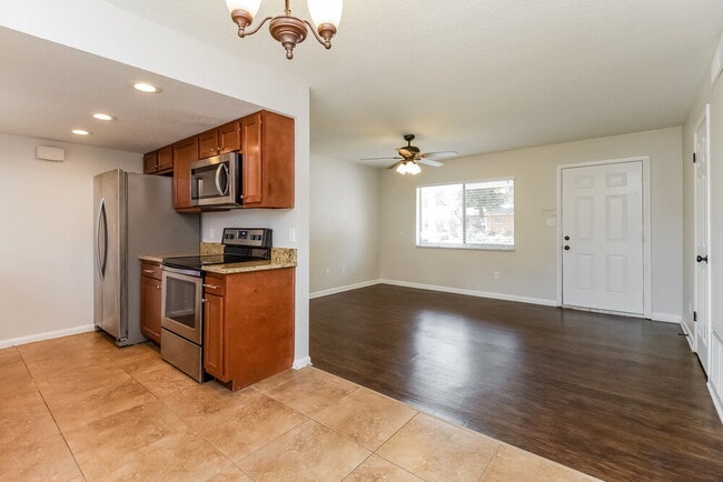 Foto del edificio - 2843 Kinnon Dr