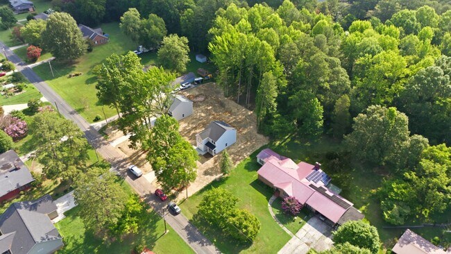 Foto del edificio - 120 Maplewood Ave
