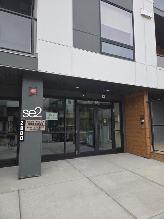 Photo du bâtiment - 8500-2519 19 Ave SE