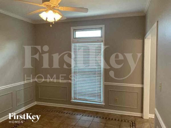 Building Photo - 350 E Nolley Dr