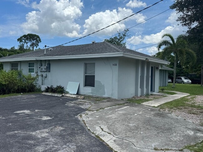 Building Photo - 1430 N Stacy St