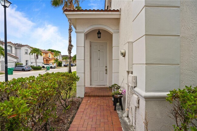 Foto del edificio - 8741 NW 110th Ave