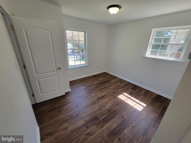 Foto del edificio - 4 Coolidge Ct