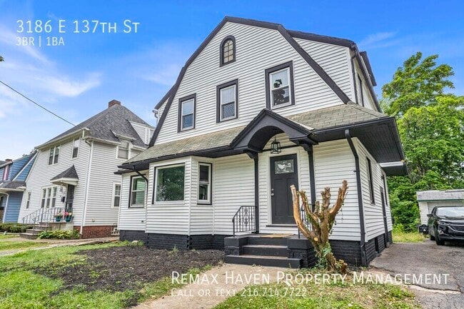 Building Photo - 3186 E 137th St