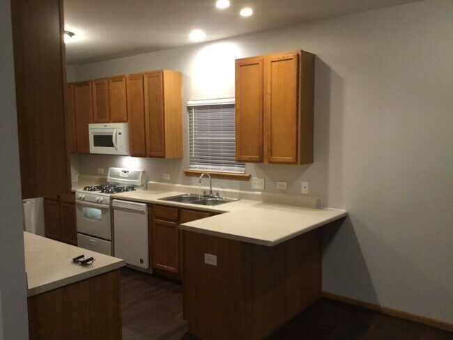 Building Photo - 440 N Aspen Drive