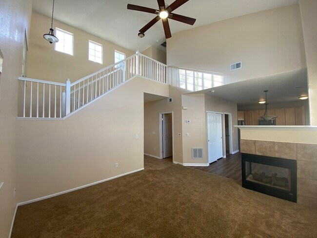 Foto del edificio - Stunning Home in Thornton