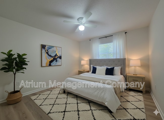 Building Photo - 1105 E Orange St