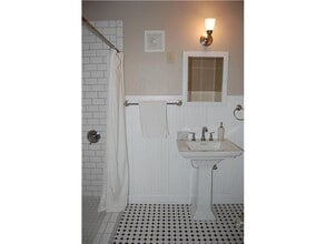 Building Photo - 4505 Avenue H