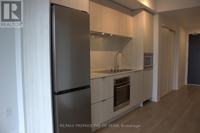 Building Photo - 3009 Novar Rd