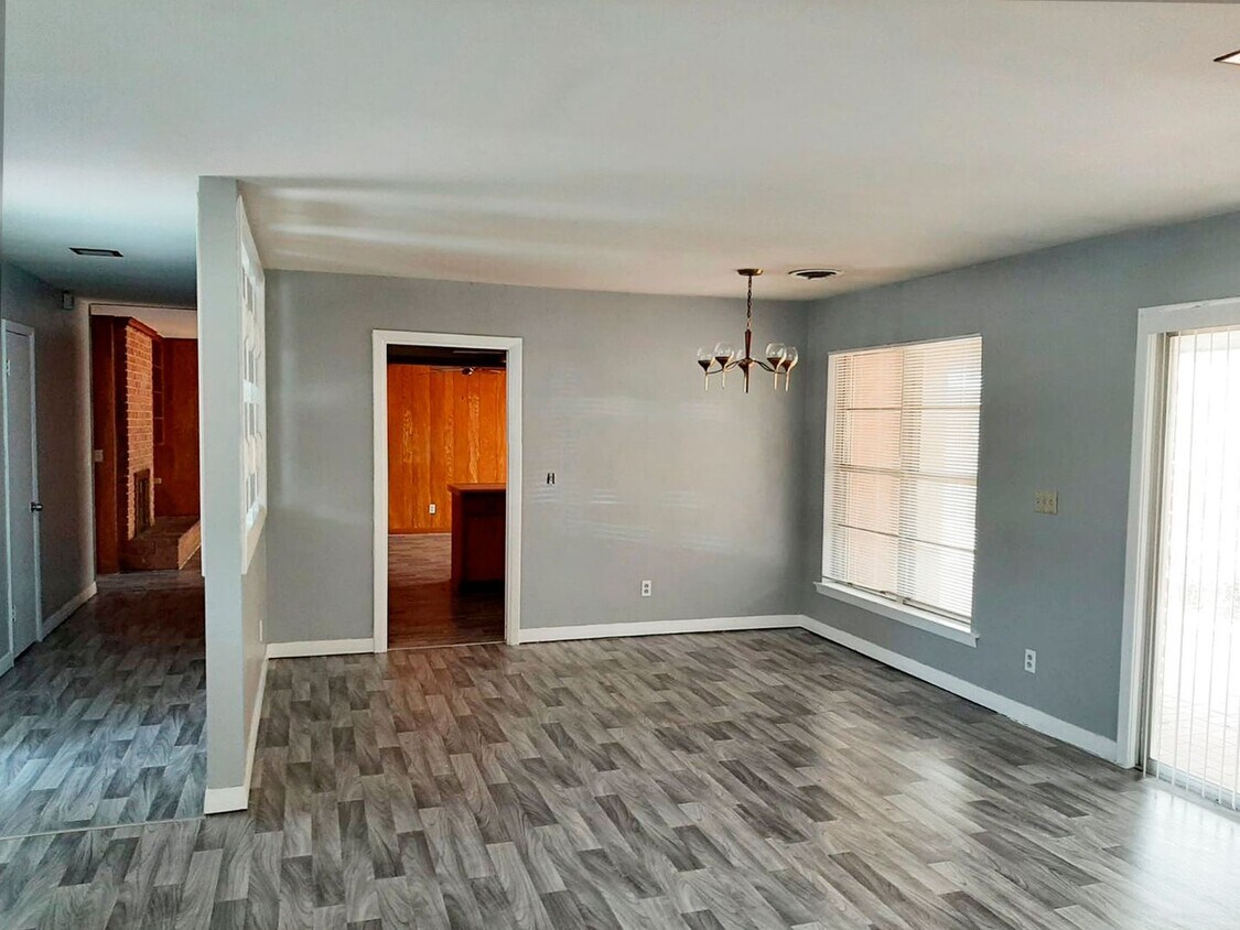 Foto principal - 1206 Woodland Park Ave