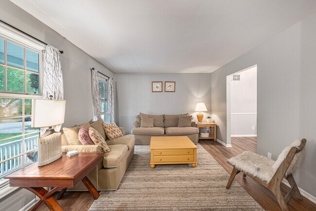 Foto del edificio - 1269 Banbury Ave NE