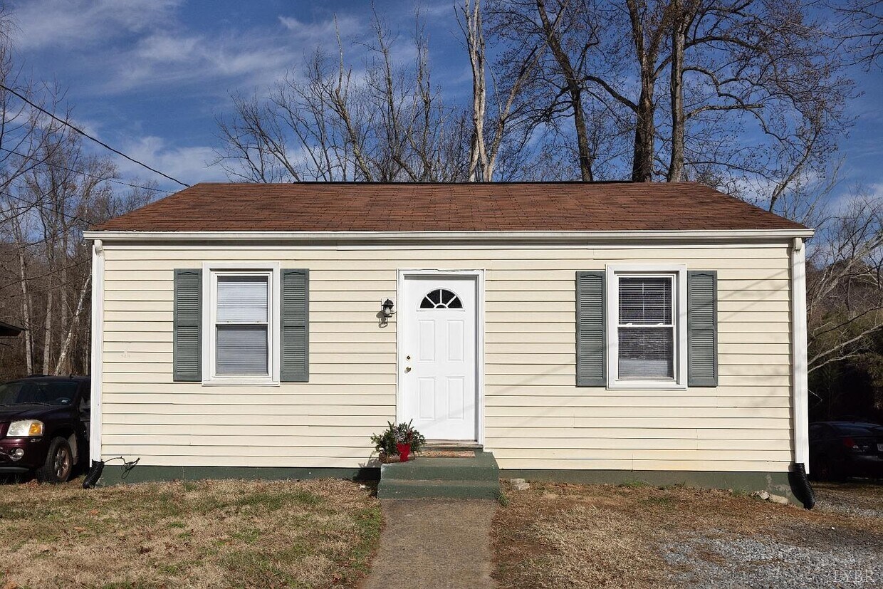 Primary Photo - 825 Old Forest Rd