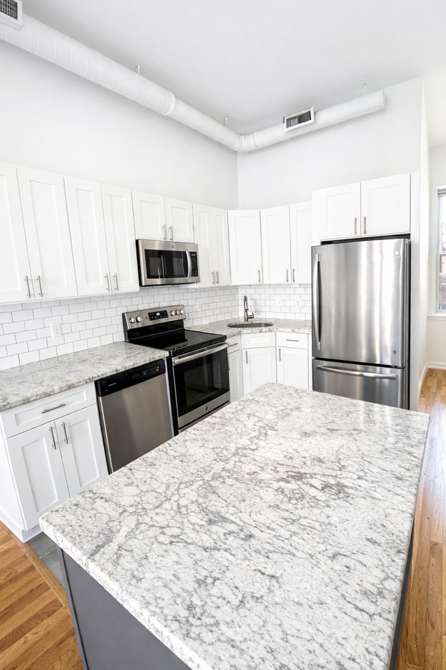 Photo - 1422 W Girard Ave Apartment