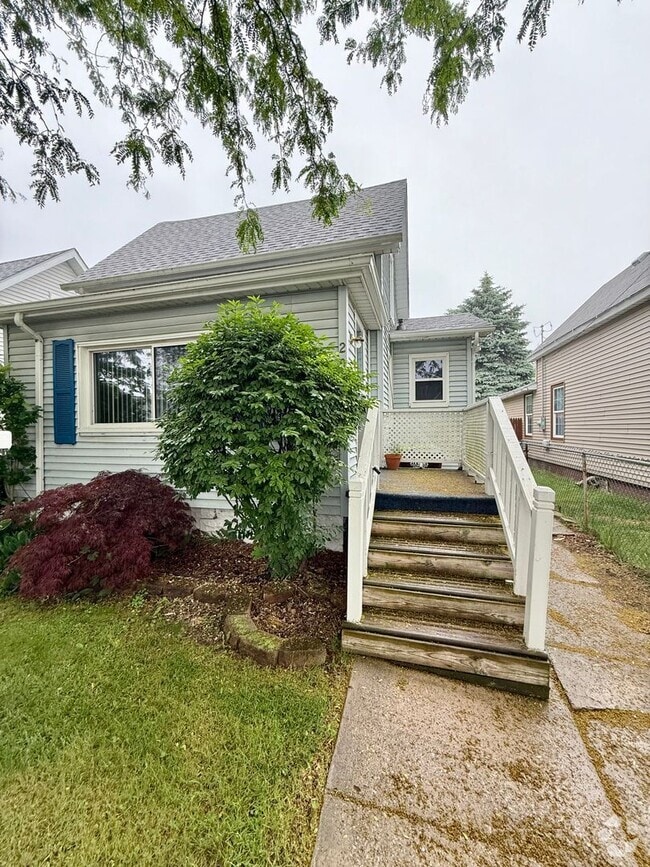 Building Photo - 206 Conant Ave