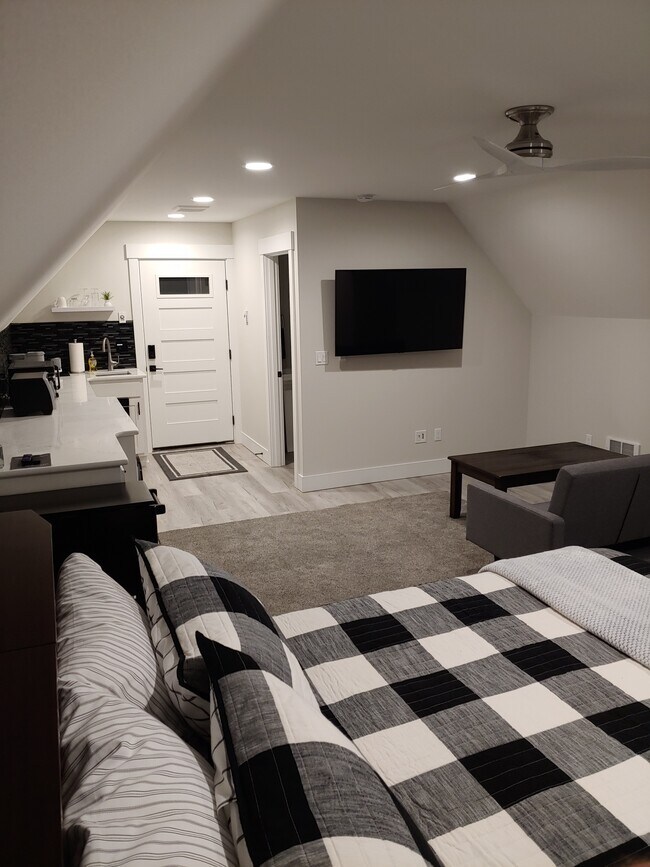 1593 Lake Dr Unit 1, Camano Island, WA 98282 Apartments in Camano