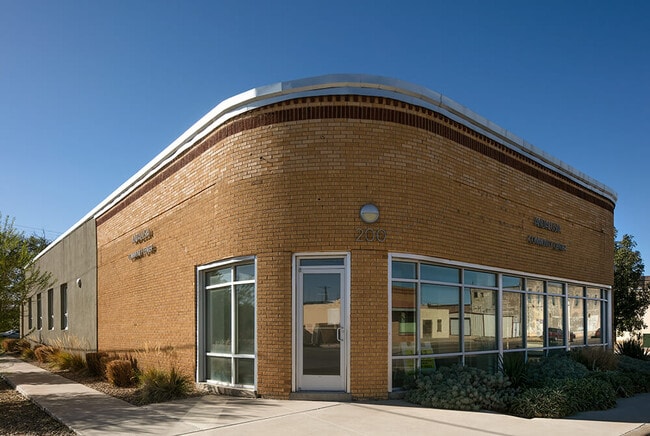 Building Photo - Andalusia Aprtments