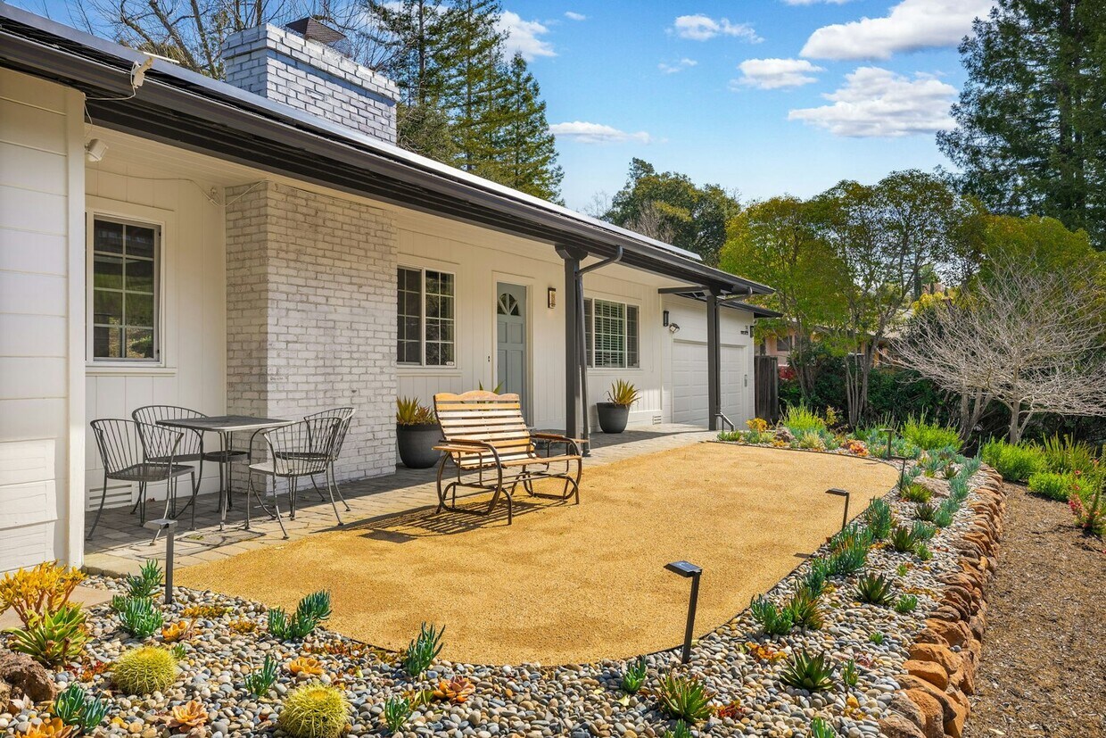 Foto principal - 35 Parklane Dr