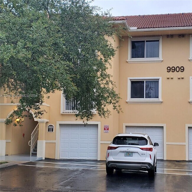 Foto del edificio - 9909 Westwood Dr