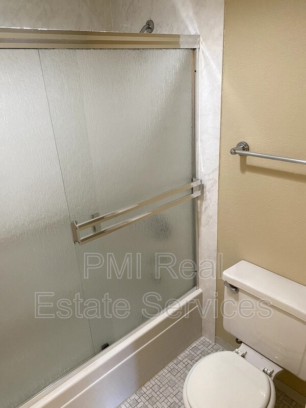 Foto del edificio - 4050 E Cactus Rd