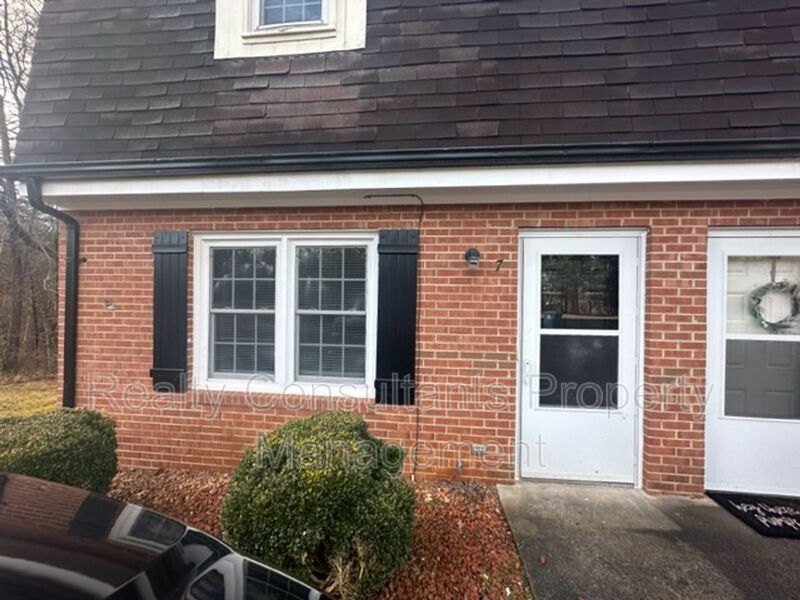 Primary Photo - 1156 Smith Rd