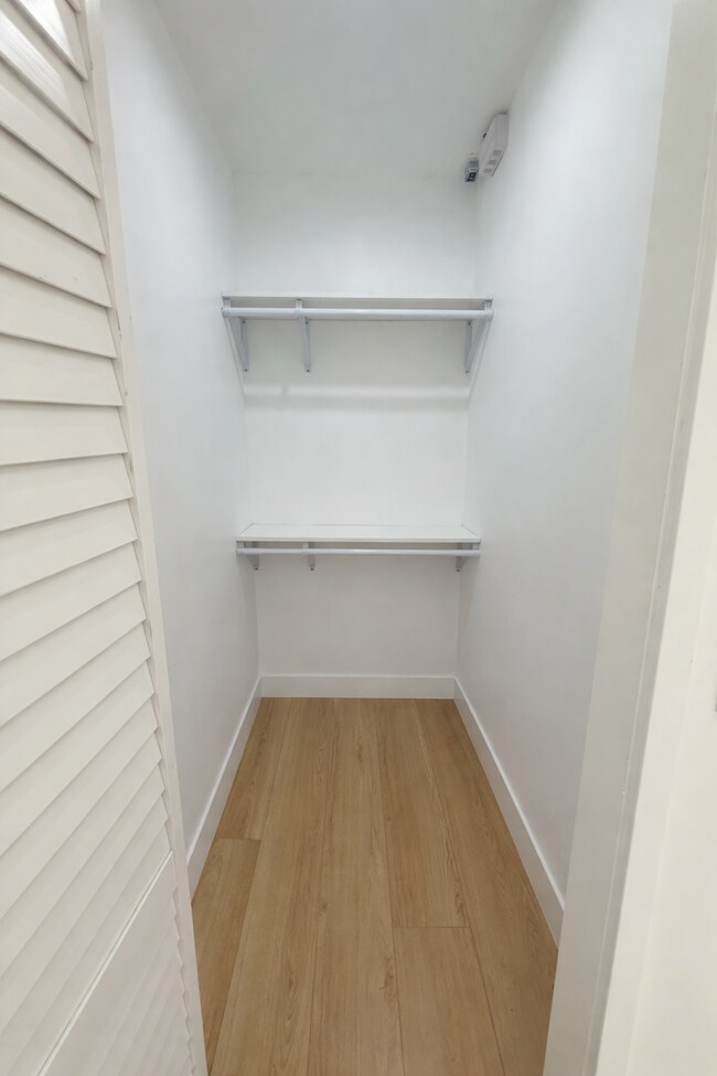 Building Photo - 111 E 60th St