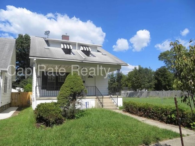 Building Photo - 1356 Genessee Ave