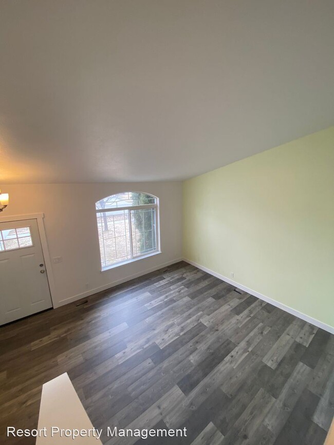 Building Photo - 3 br, 3 bath House - 2502 Elmwood Dr.