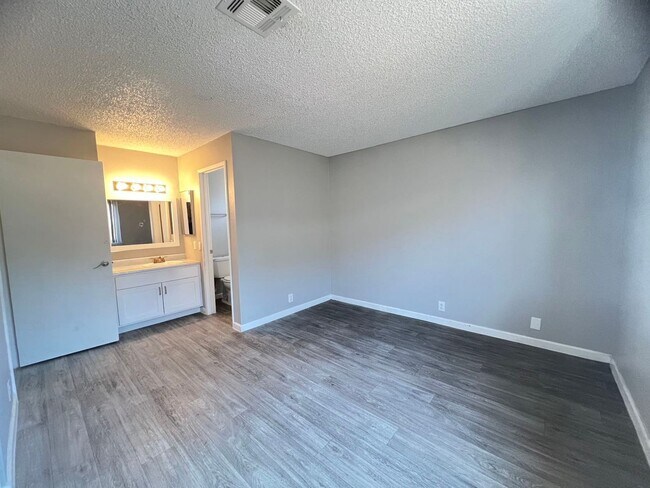 Building Photo - 3700 Snorkel Circle Unit#3, Las Vegas, Nev...