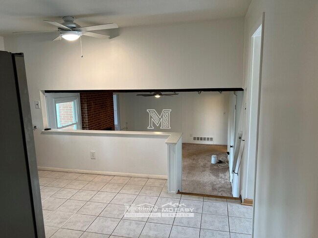 Building Photo - 17 Deep Dale Dr