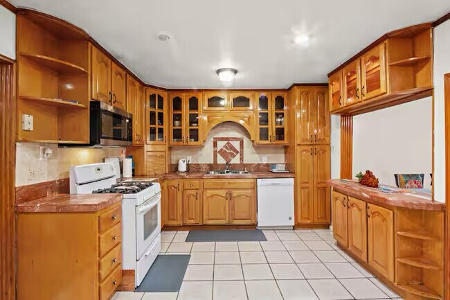 Foto del edificio - 430 E 184th St