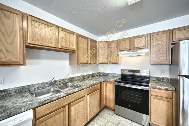 Foto del edificio - Large 2 Bedroom 1 Bath All One Level Apartment in Hellam PA