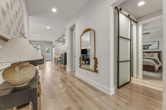 Foto del edificio - 4505 Post Loop