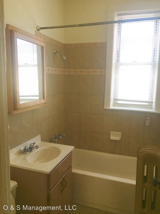 Foto del edificio - 2531 E 73rd St