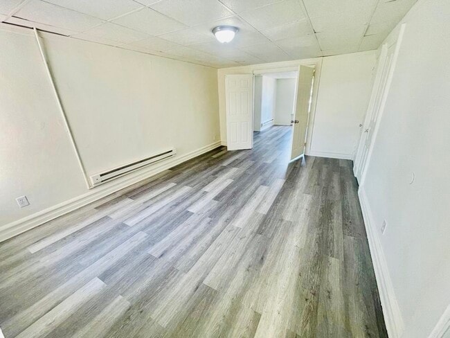 Building Photo - 1308 W Chew St