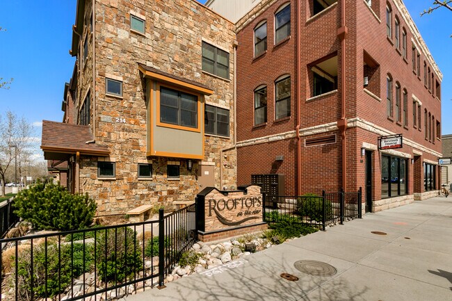Building Photo - 220 Willow St