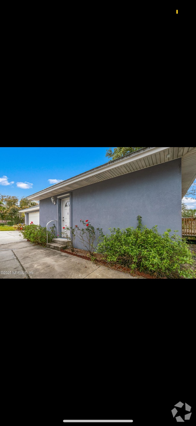 Building Photo - 1853 Buccaneer Cir E