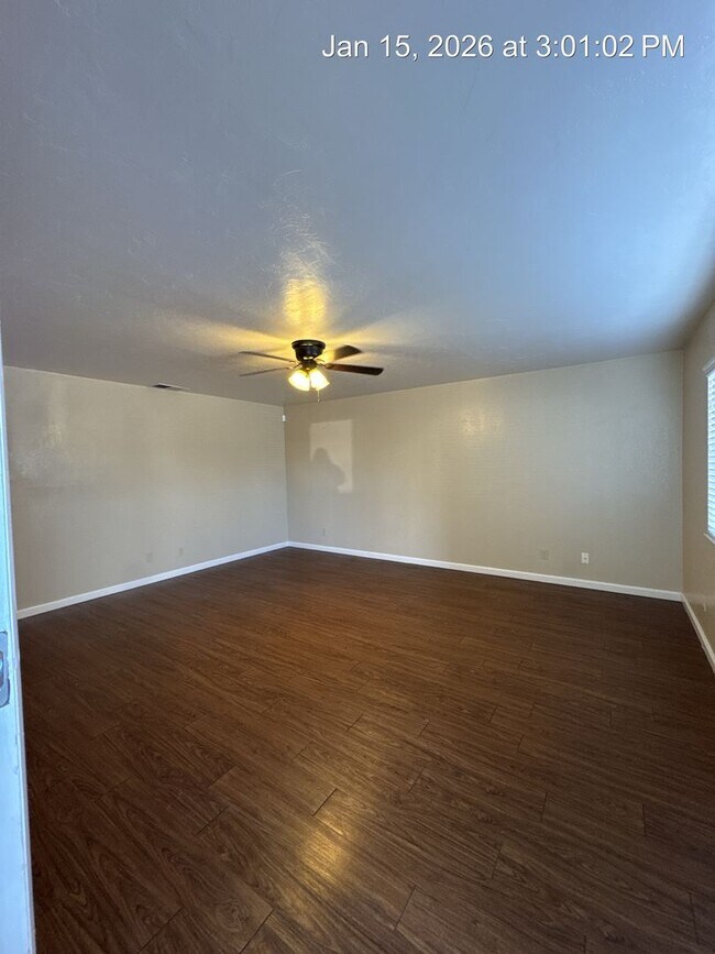 Foto del edificio - Tulare home coming available Mid -January!