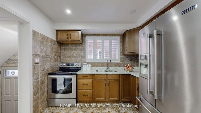 Photo du bâtiment - 845 Runnymede Rd