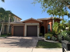 Building Photo - 10635 NW 83rd Ct