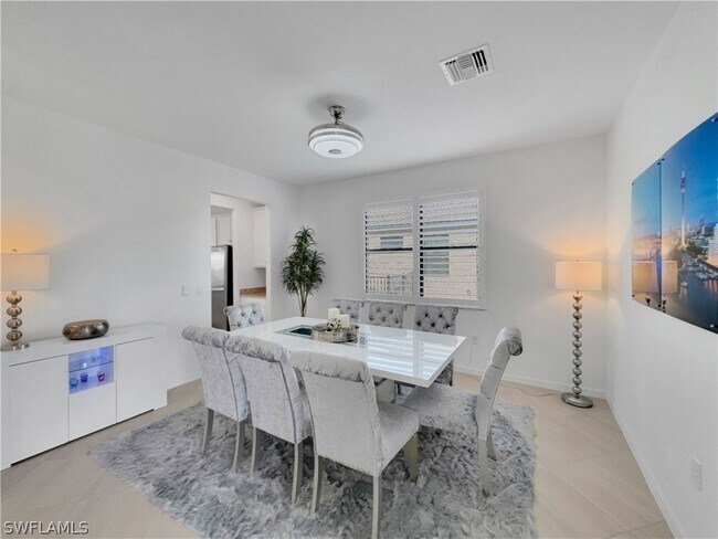 Foto del edificio - 3319 Menores Wy