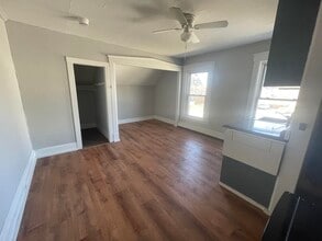 Building Photo - 52 Chestnut Ave