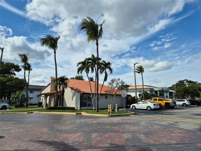 Foto del edificio - 6045 NW 186th St