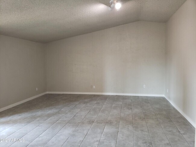 Foto del edificio - 13202 N 40th Way