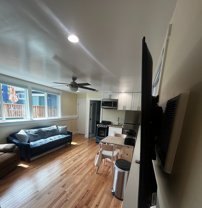 Building Photo - Fully Furnished Studio Available - Few Blo...