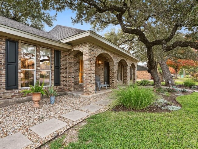 Building Photo - 7004 Bent Oak Cir