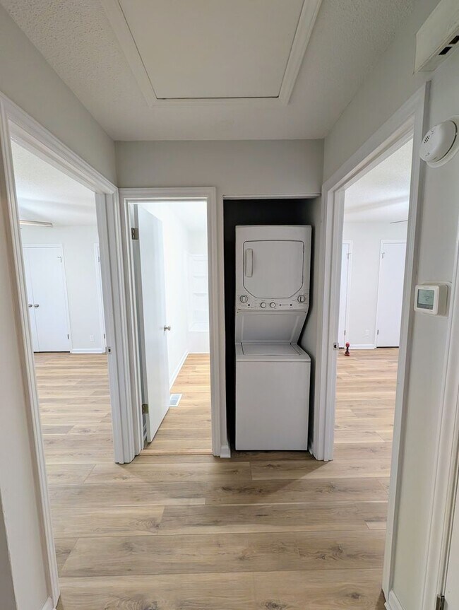 Foto del edificio - 34 N Circle Dr