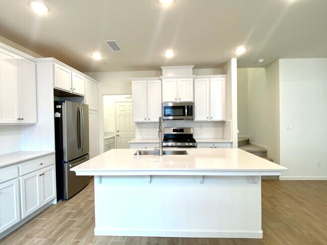 Building Photo - $2,350 Raleigh Dr, 3 Bed, Gated Community, Solar & HOA Pool, Clinton & Armstrong